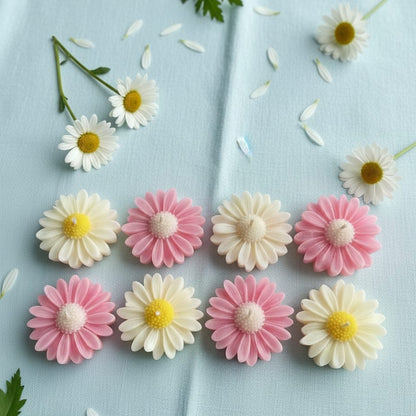 Floating Daisy Candles for Home Decor & Festive Decoration (set of 8)